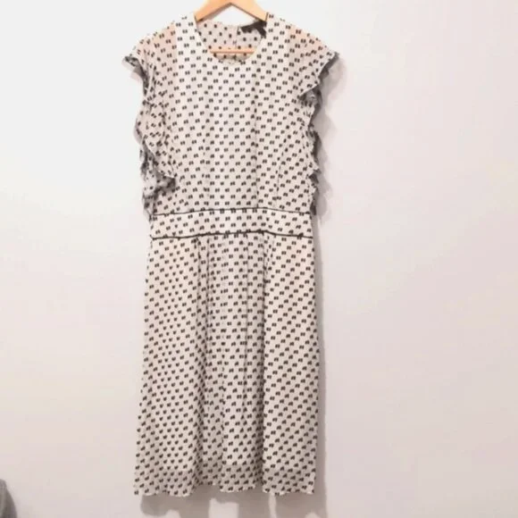 NWT BCBG Silk Blend Cocktail Dress with Ruffle Sleeves Size 10 - Picture 2 of 12